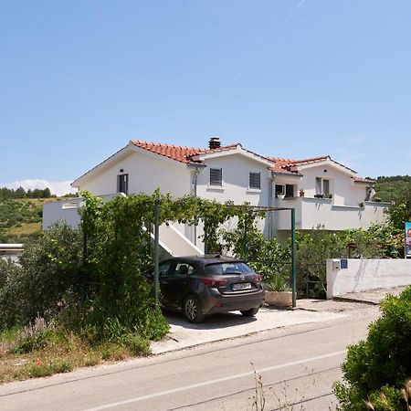 Guesthouse Aria โตรกีร์ ภายนอก รูปภาพ