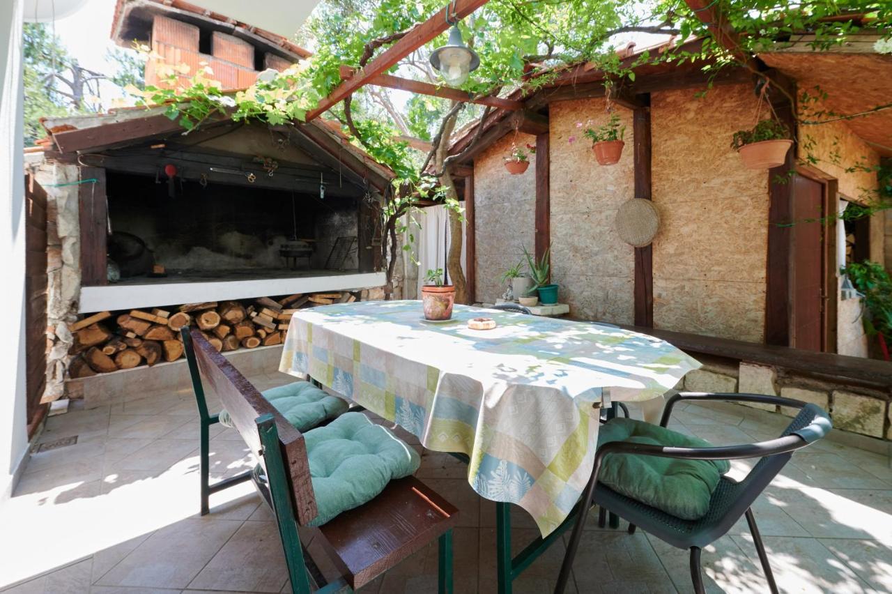 Guesthouse Aria โตรกีร์ ภายนอก รูปภาพ