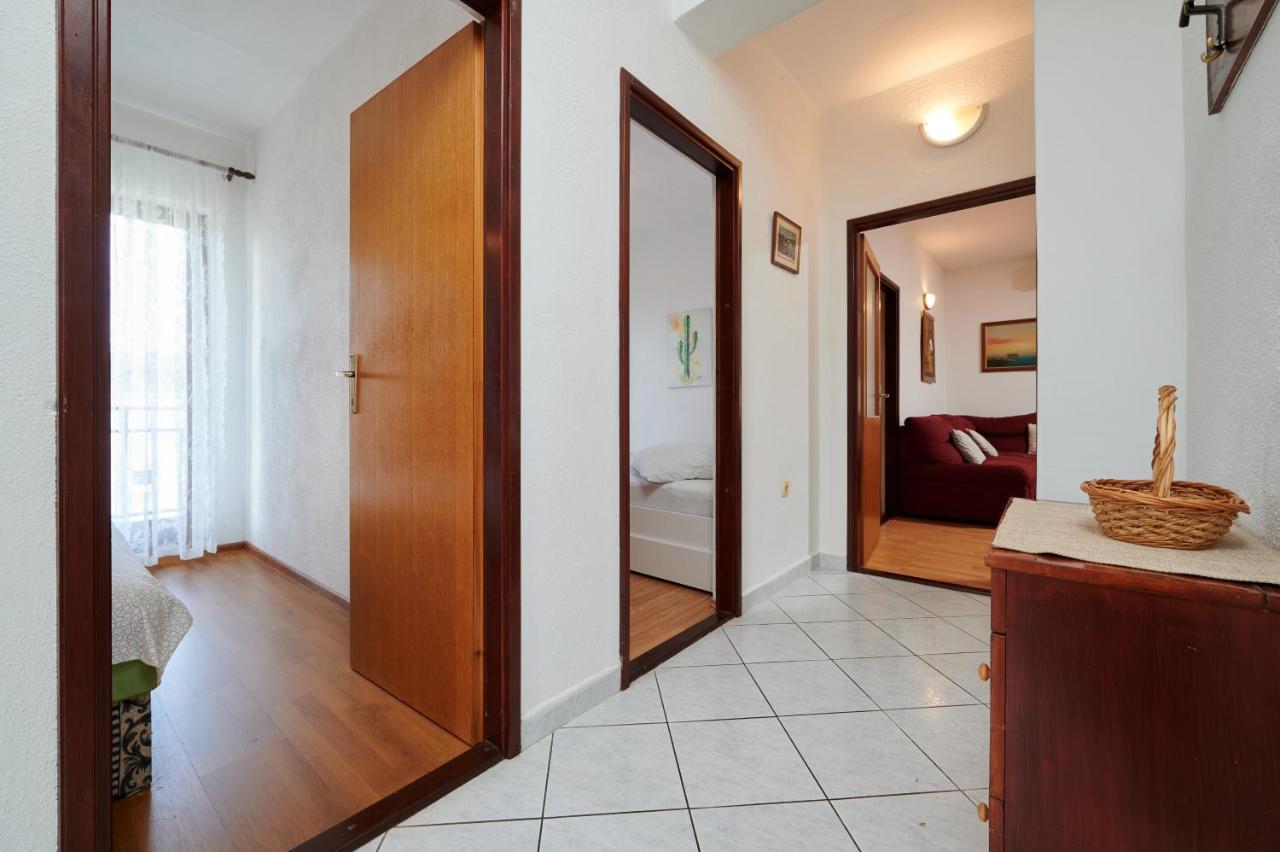 Guesthouse Aria โตรกีร์ ภายนอก รูปภาพ