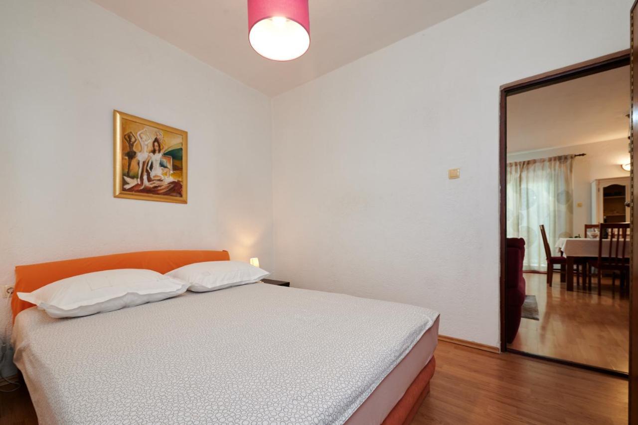 Guesthouse Aria โตรกีร์ ภายนอก รูปภาพ