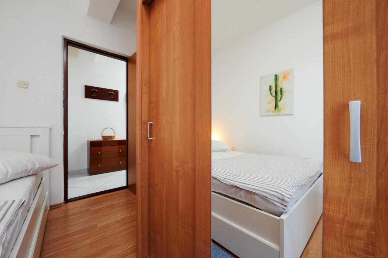 Guesthouse Aria โตรกีร์ ภายนอก รูปภาพ