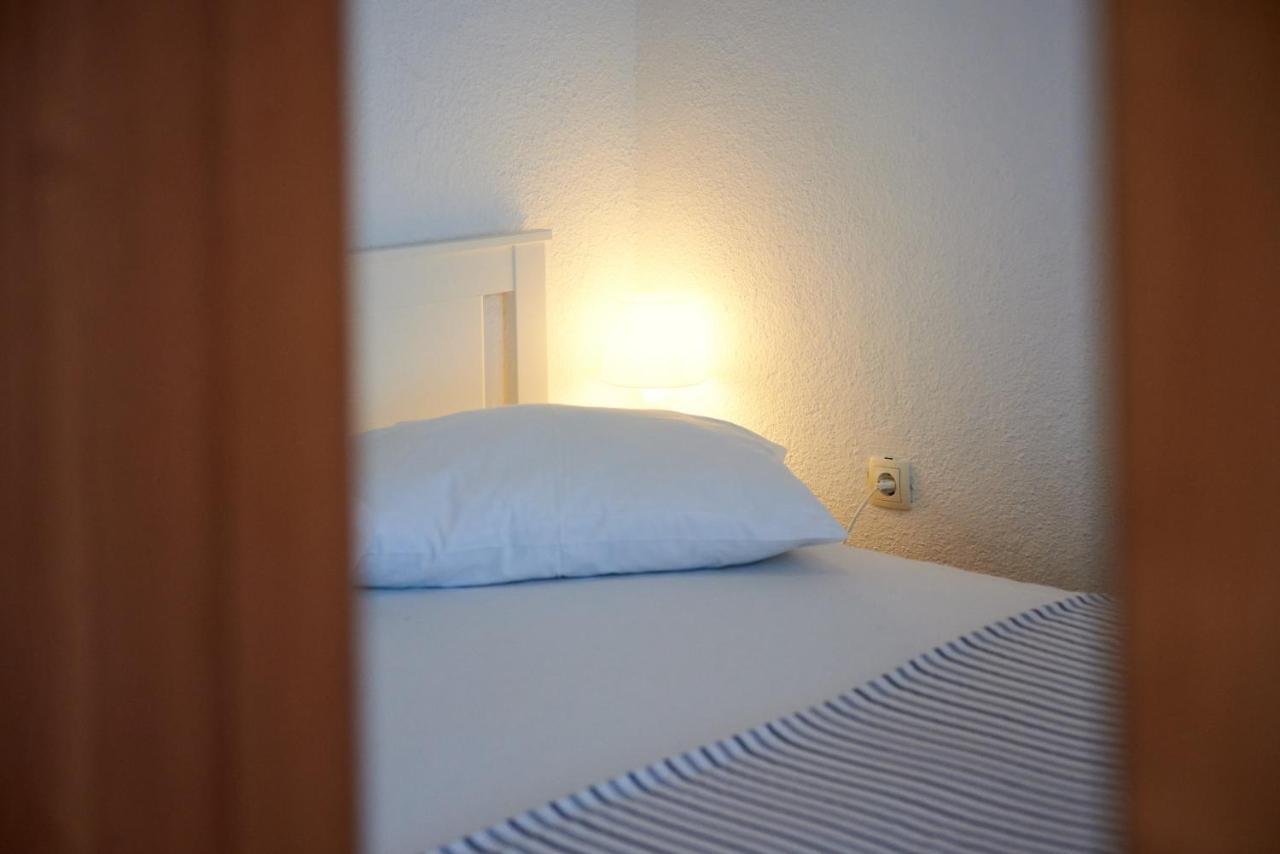 Guesthouse Aria โตรกีร์ ภายนอก รูปภาพ